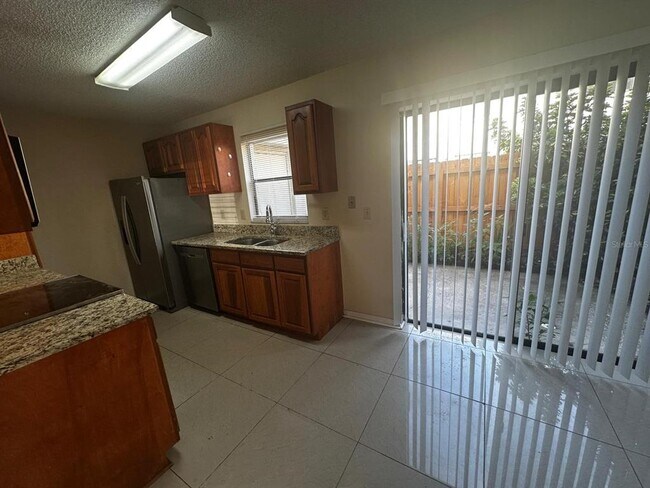Foto del edificio - 1608 Long Ridge Ct