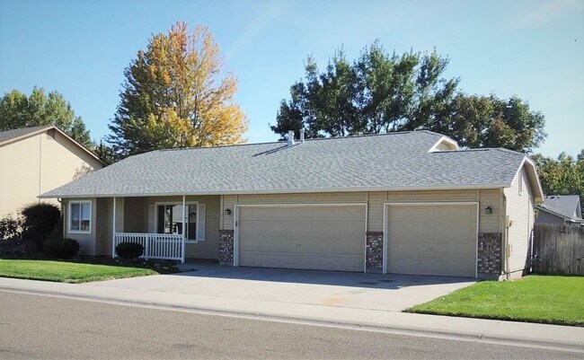 Foto del edificio - Beautiful 3 bed 2 bath home in the Haven Cove Subd just off Cherry Ln and N Ten Mile Rd