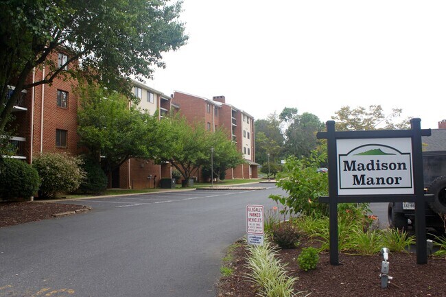 Foto del edificio - Remodeled 2 bedroom 2 bath condo on the to...