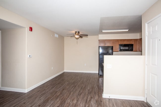 2 BR, 1 BA - Valencia - Parkwood At Polo Grounds (55+)