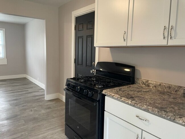 Building Photo - Spacious 4-Bedroom Home in Kentwood – Minutes from Grand Rapids