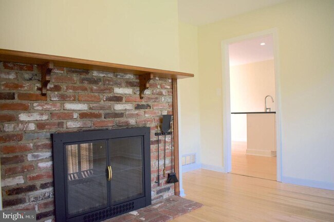 Foto del edificio - 414 Warren Rd