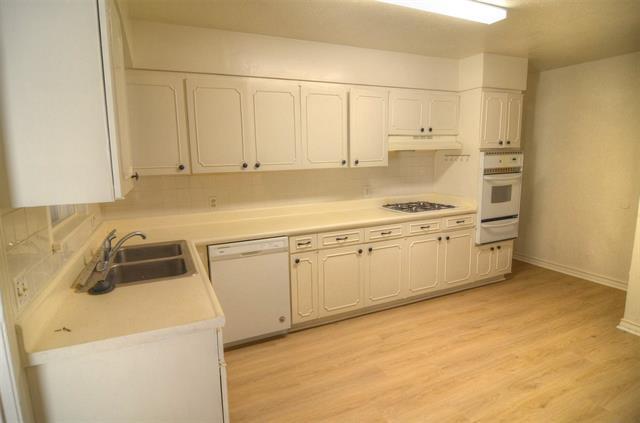 Foto del edificio - 2705 Crest Ridge Dr