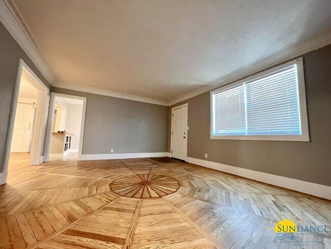 Foto del edificio - Nice Spacious updated 4 Bedroom home in El...