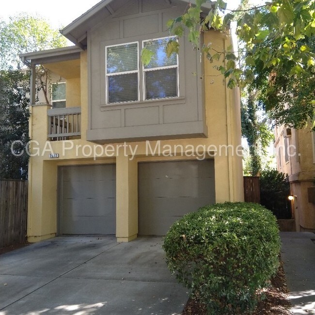 Foto del edificio - Classic midtown Sacramento look and feel!