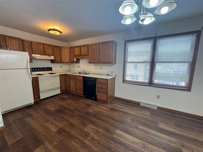 Foto del edificio - 4024 Canterbury Dr