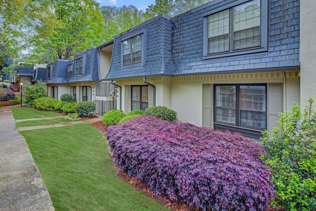 Foto principal - 157 Maribeau Square NW