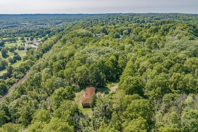 Photo du bâtiment - 42 Hwy 8