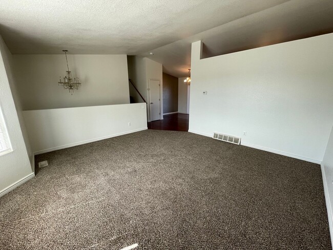 Building Photo - $500 off November Rent! West Greeley, 4 Be...