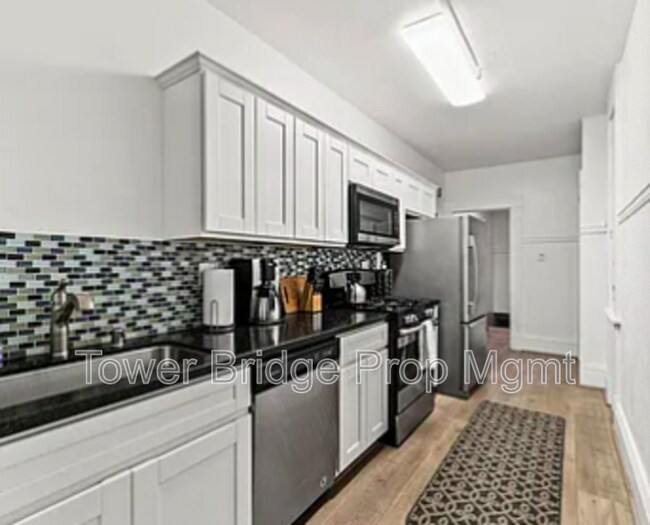 Building Photo - 717 17th St
