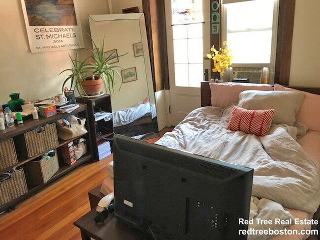 Foto del edificio - 1589 Beacon St