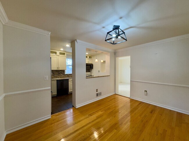 Building Photo - Charming 3 Bedroom/1 Bathroom in Woodring, MD!