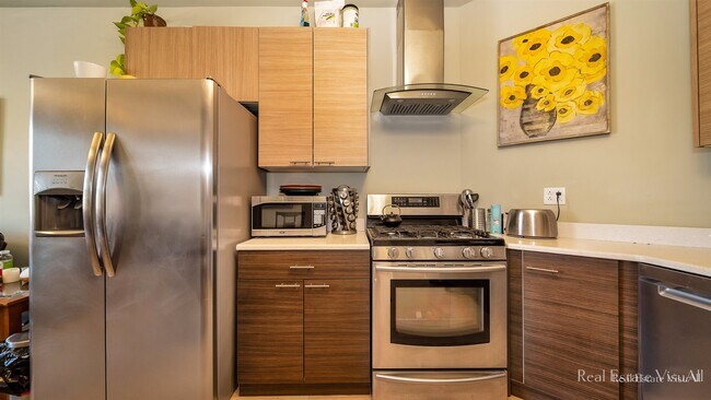 Foto del edificio - 3730 N Ashland Ave