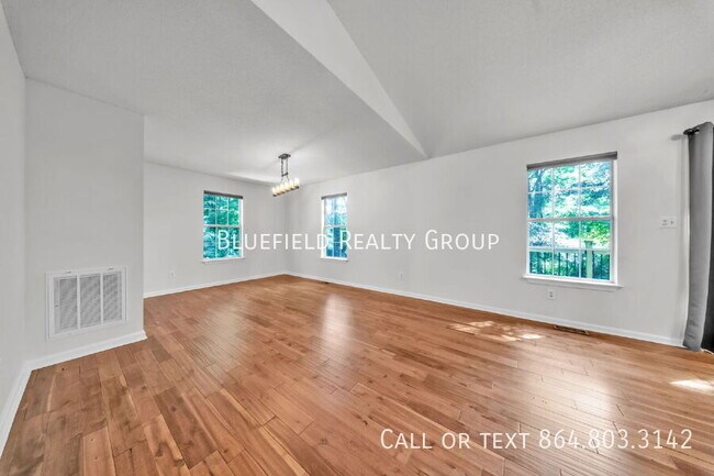 Foto del edificio - 141 Quail Haven Dr