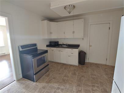 Foto del edificio - Charming 2 Bedroom Duplex Near Shopping & Schools