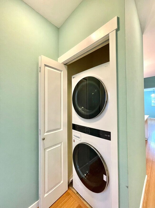 Foto del edificio - Great TownHome For Rent