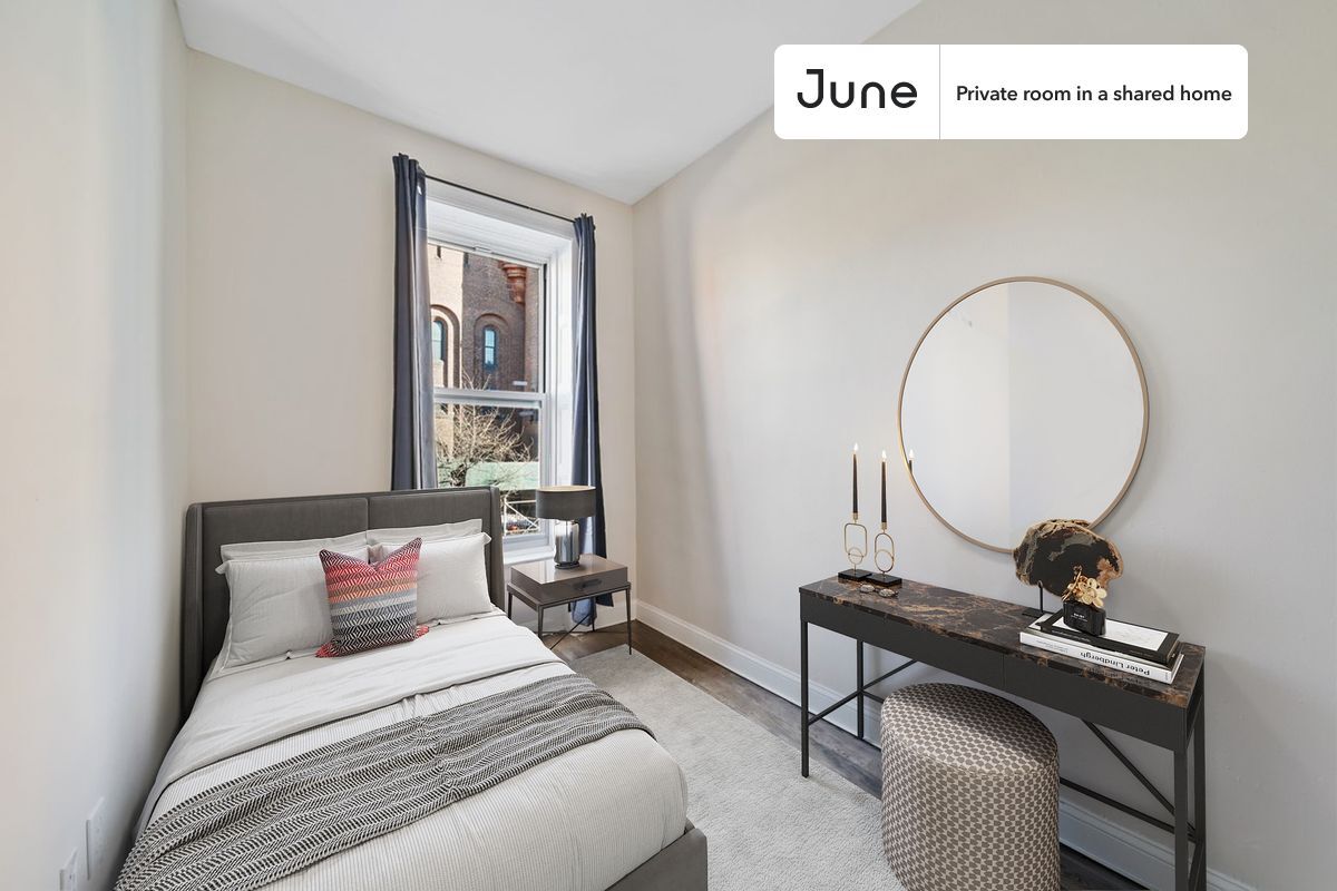 Private bedroom in 4 bed/2 bath Home - Private bedroom in 4 bed/2 bath Home