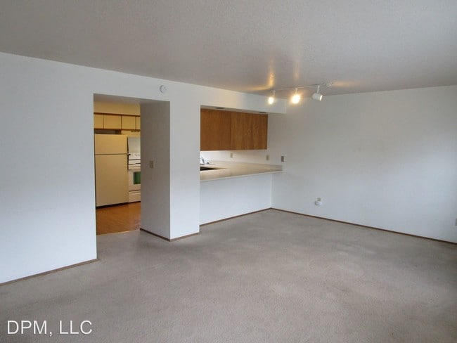 Building Photo - 408 S 61st Ave