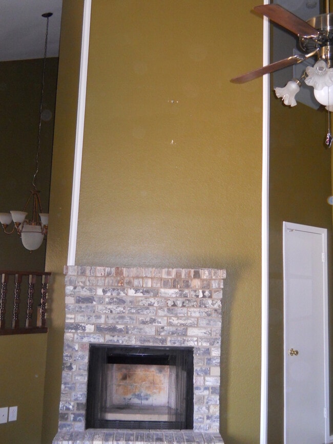 Building Photo - 3182 Chimney Cir
