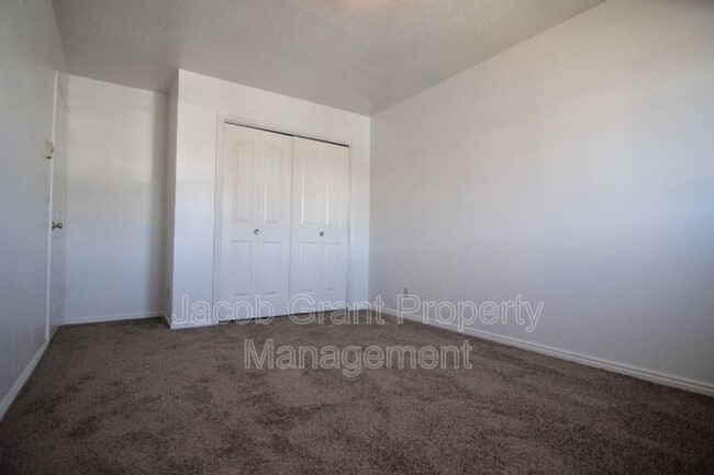Building Photo - 2118 Meppen Dr