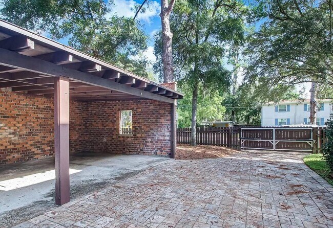 Building Photo - 3205 Herschel Street