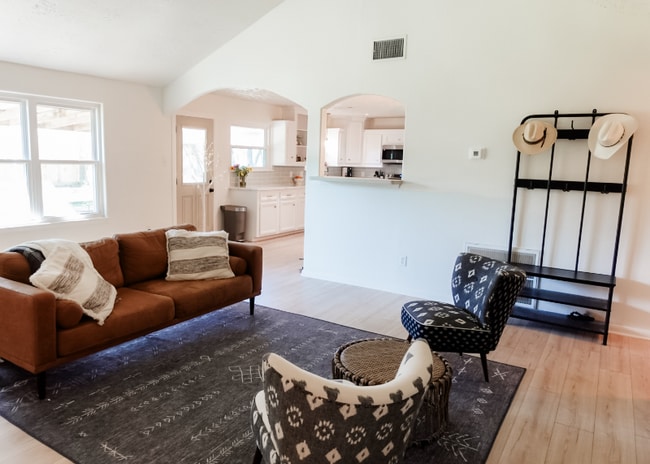 Photo - 9730 Barmont Dr House