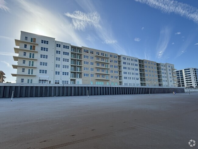 Building Photo - Triton Cay - Daytona