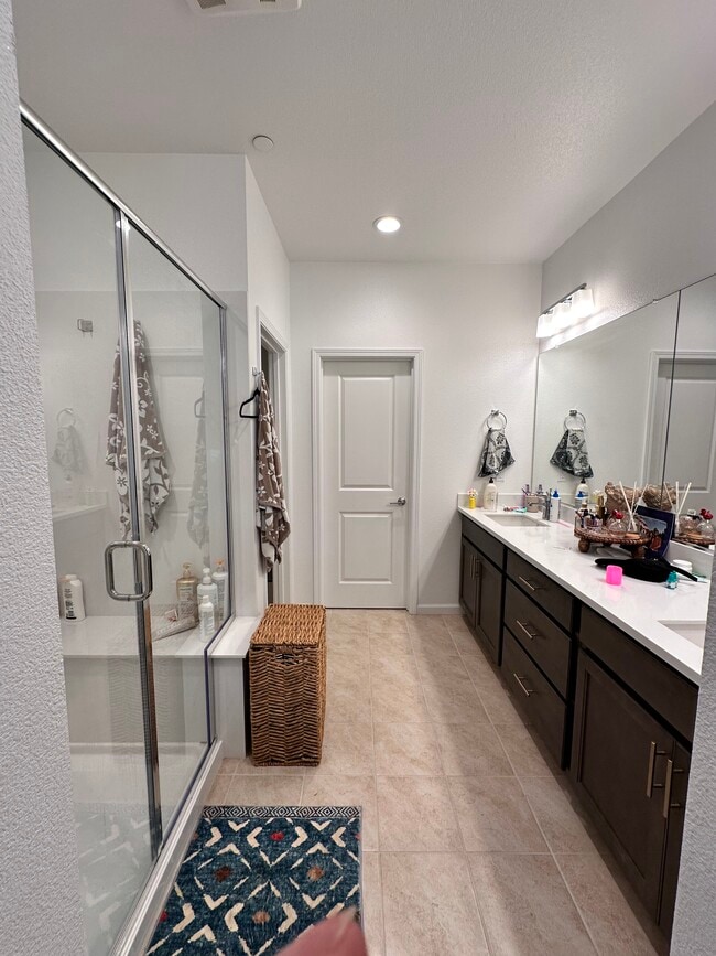 Foto del edificio - 6216 Diamond Way