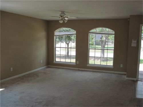 Building Photo - 18407 Willow Moss Dr