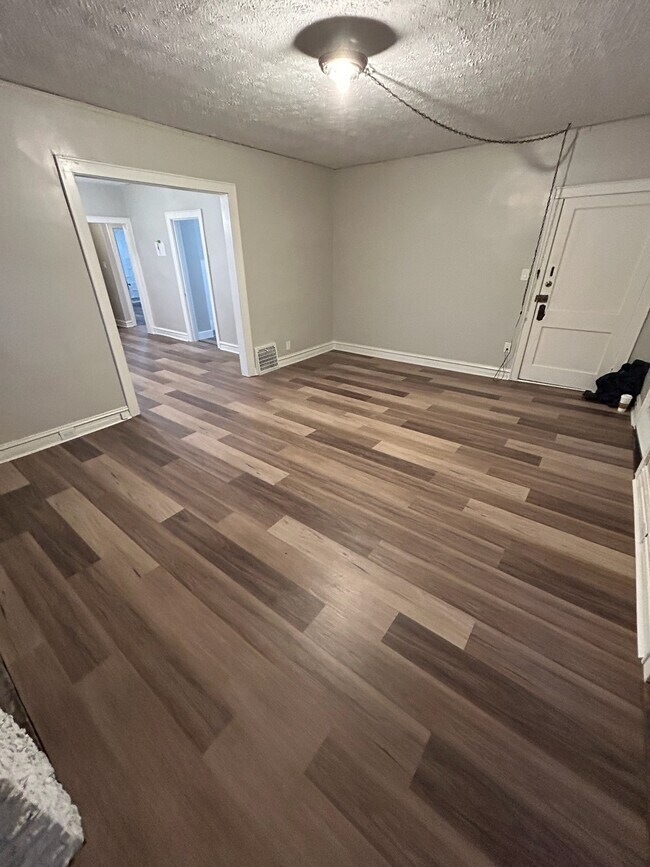 Foto del edificio - 124 Sage Ave