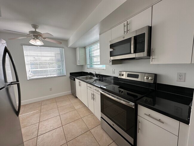 Foto del edificio - 2620 SE 20th Ct