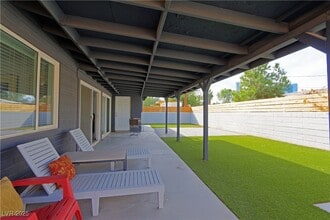 Building Photo - 2108 S 6th St