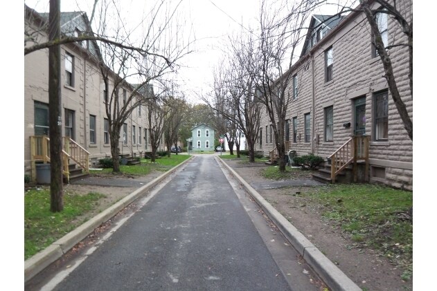 Building Photo - 128 State St