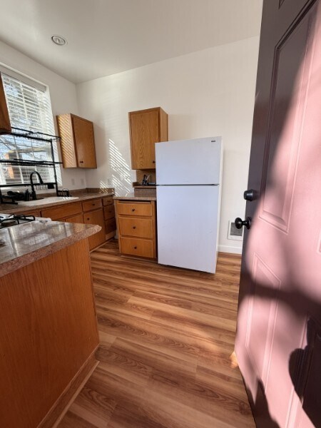 Foto del edificio - 13330 Clairmont Way