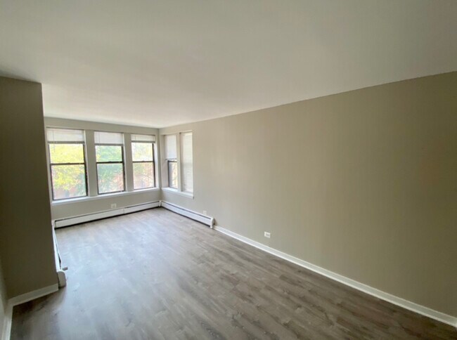 Foto del edificio - 6924 S Clyde Ave