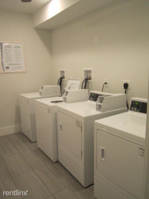 Building Photo - Studio, 1 bath Condo - 65 Bedford St Unit 2
