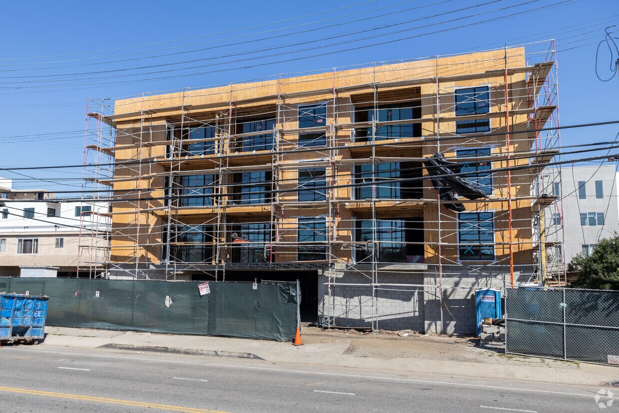 Building Photo - 4320-4326 Inglewood Blvd