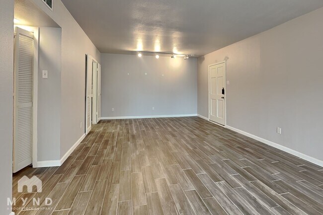 Foto del edificio - 2230 S Piney Point Rd