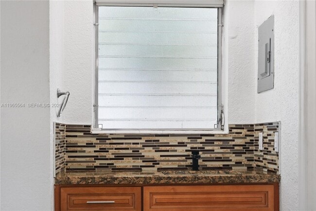 Building Photo - 1501 N 58th Ave