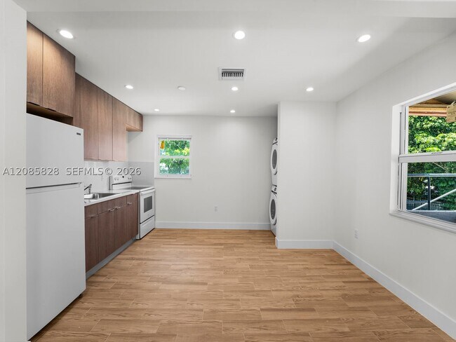 Foto del edificio - 238 NW 41st Ave