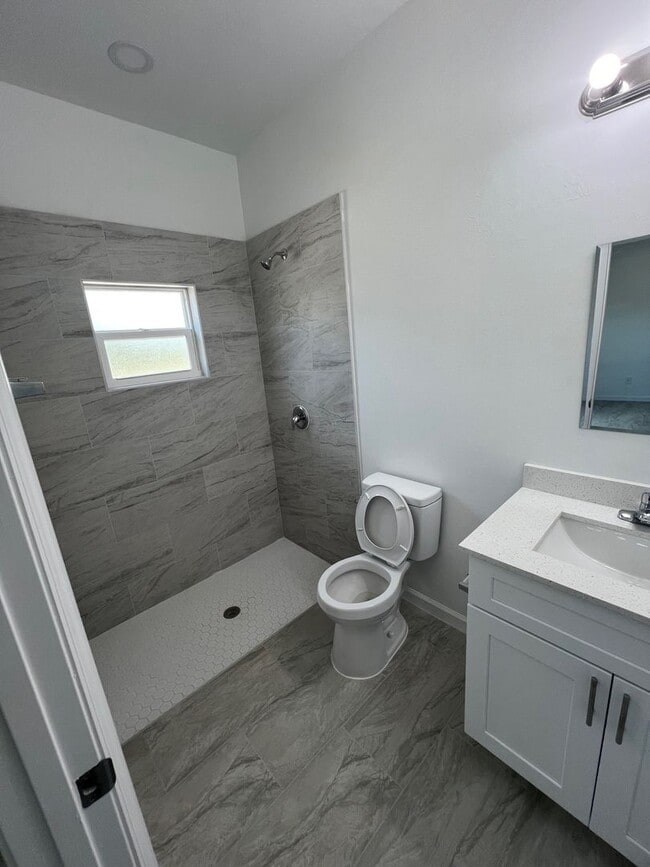 Foto del edificio - Brand-New Cozy 2BR/2BA Home- Prime Lake Placid Location