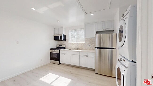 Foto del edificio - 10550 Collett Ave