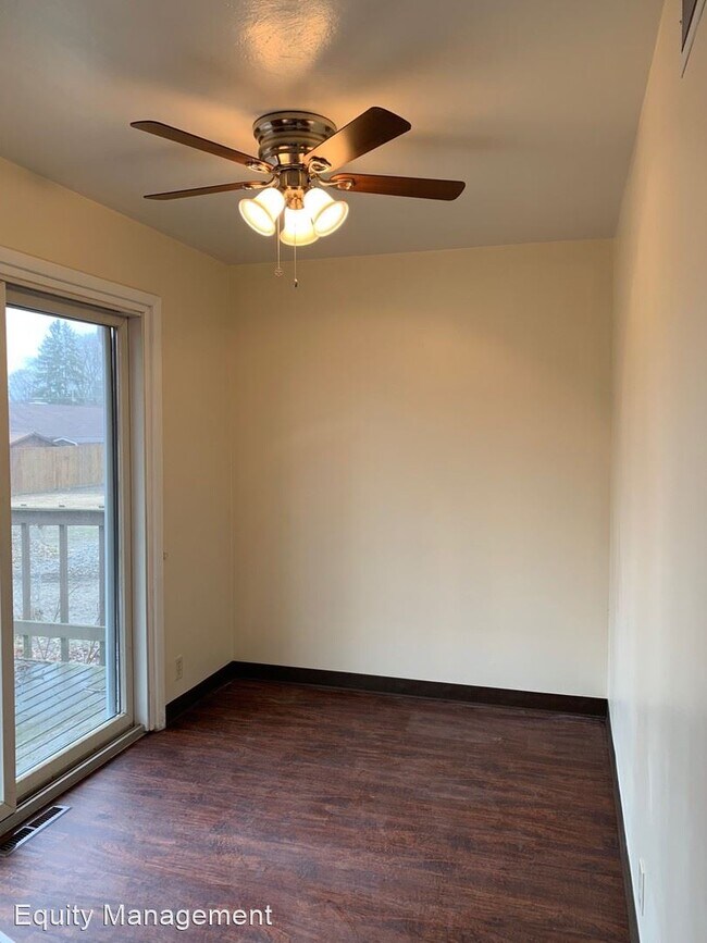 Building Photo - 3 br, 1.5 bath House - 3396 Sandalwood Court