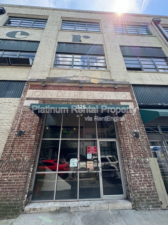 Building Photo - 326 Nelson St SW