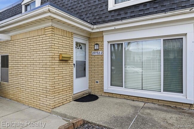 Building Photo - 29792 City Center Dr