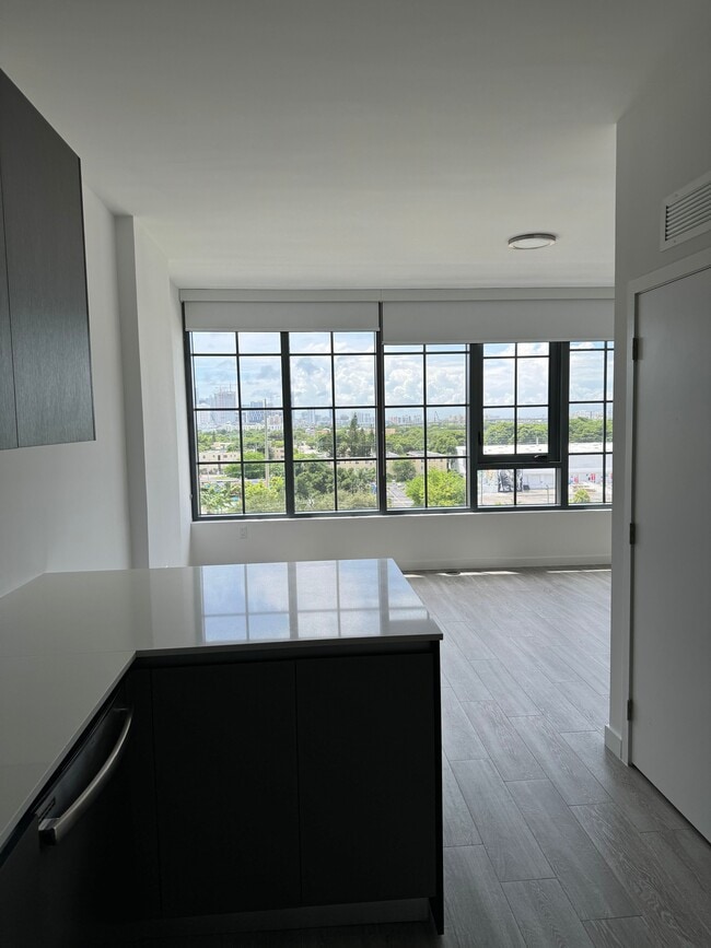 Foto del edificio - 390 NW 27th St