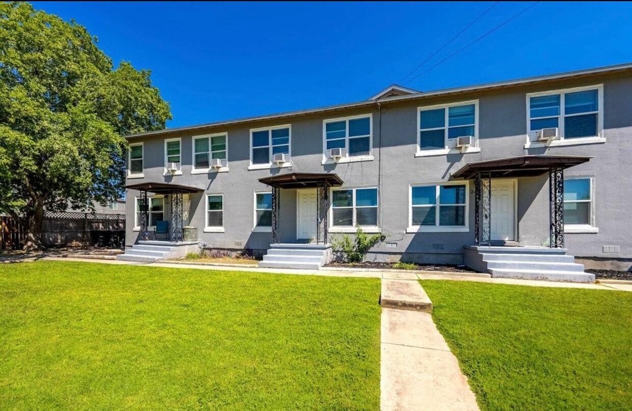 Photo - 245 Deerwood Dr (San Antonio, TX)