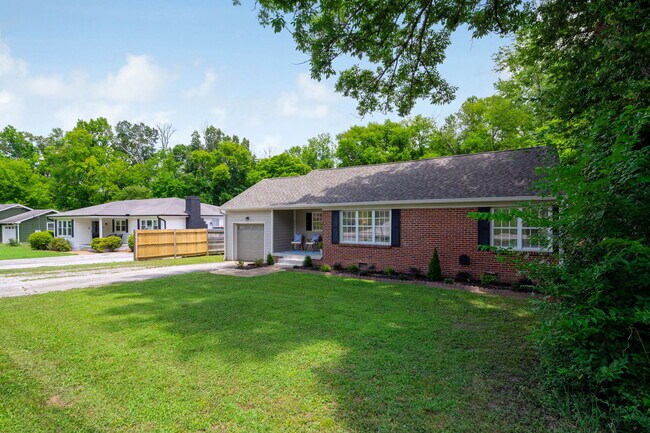 Building Photo - 419 Osborne Dr