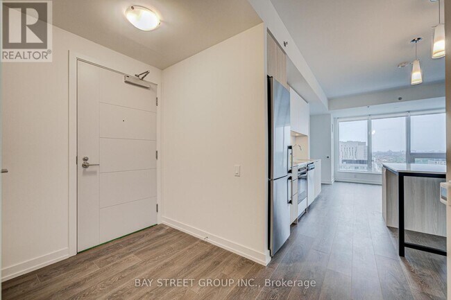 Building Photo - 203-2203 College St