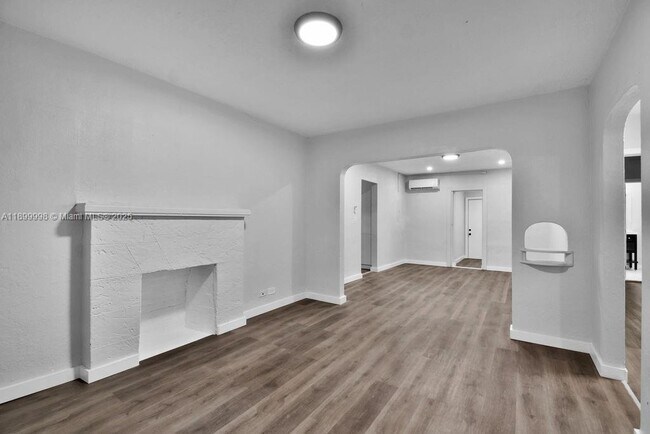 Foto del edificio - 47 NW 49th St